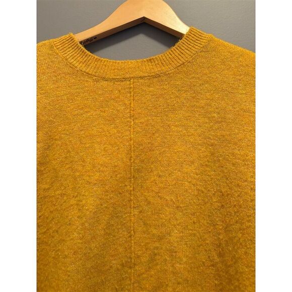 Vince Camuto Women's Gold Oversized Pullover Sweater Size S - Picture 2 of 10
